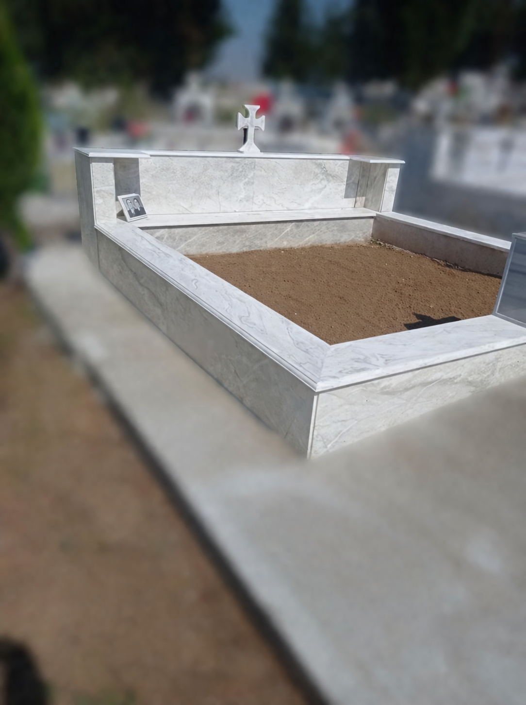Ταφικές κατασκευές — έργο τεχνίτη Θεσσαλονίκης