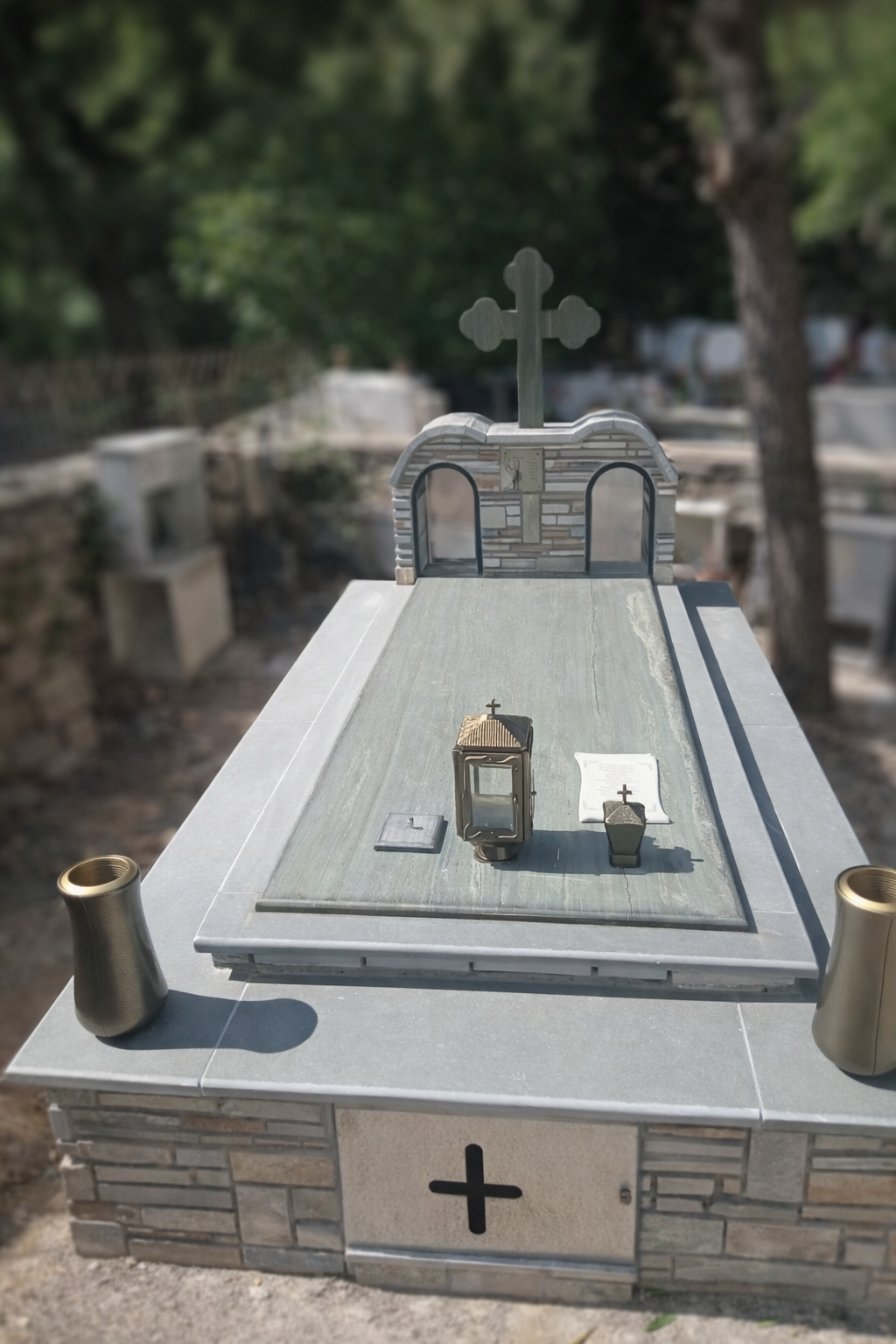 Μαρμάρινες επιφάνειες σε μνημειακή κατασκευή