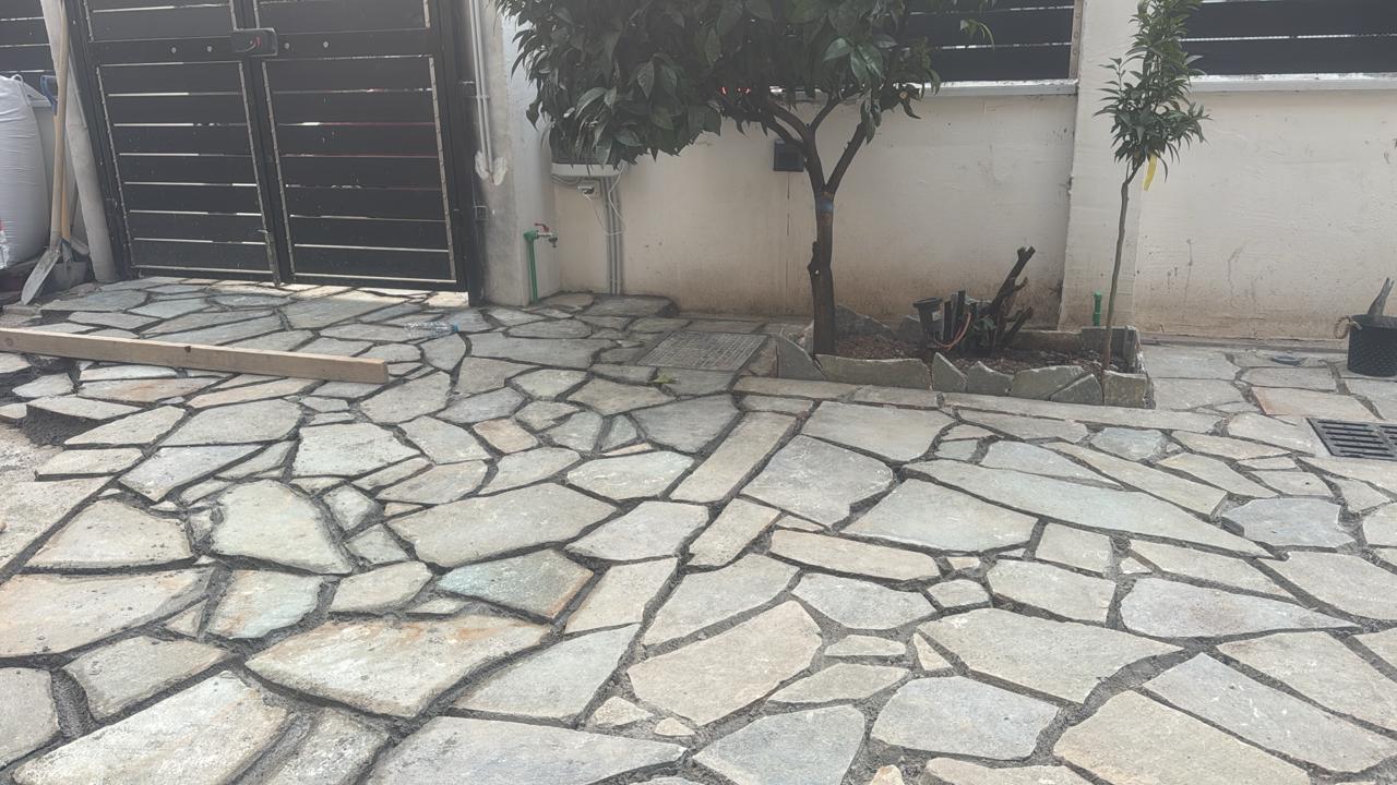 Λεπτομέρεια αρμολόγησης πέτρας σε τοίχο